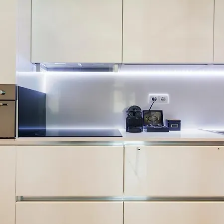 Plum Guide - Inspired *
